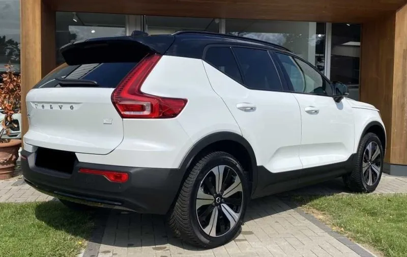 Volvo XC40 Recharge Twin Engine =Ultimate= Distronic Гаранция Image 2