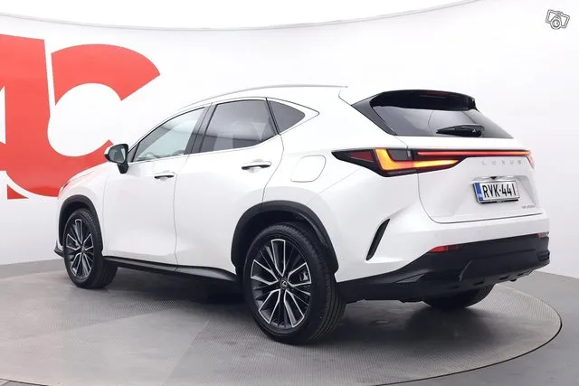 Lexus NX 450h+ AWD Luxury Image 3